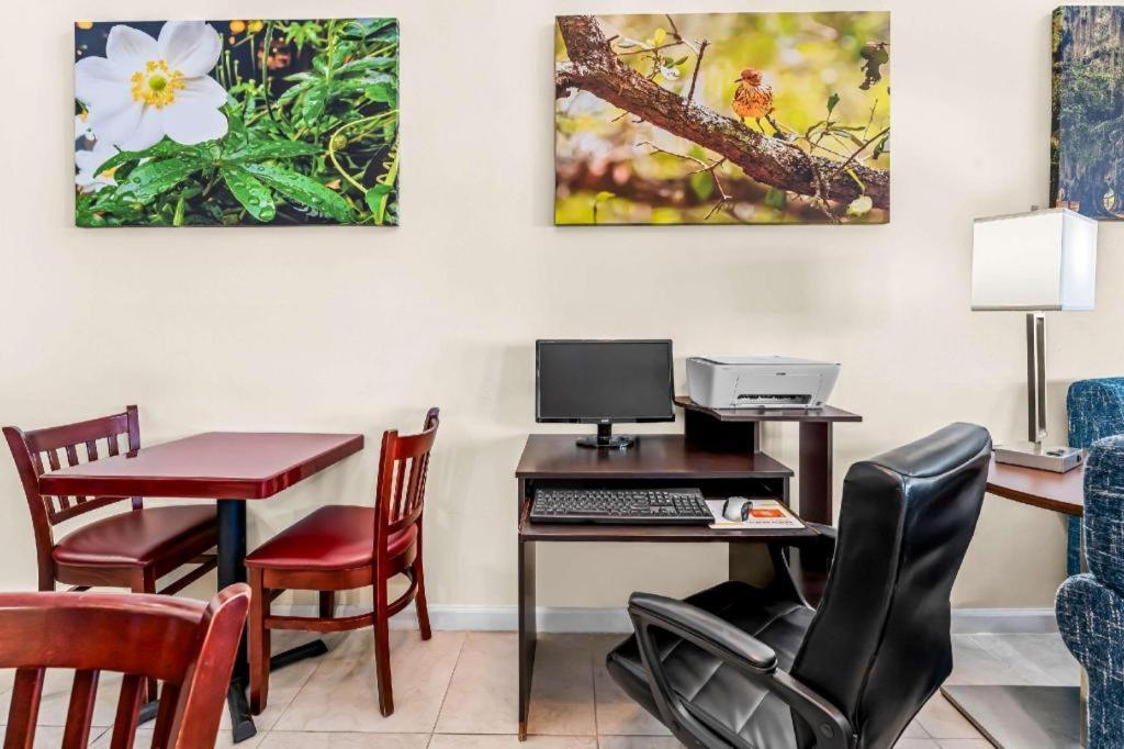 Quality Inn Eastman Экстерьер фото