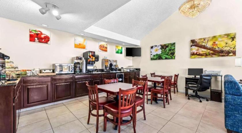 Quality Inn Eastman Экстерьер фото