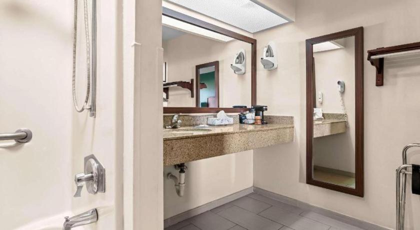 Quality Inn Eastman Экстерьер фото
